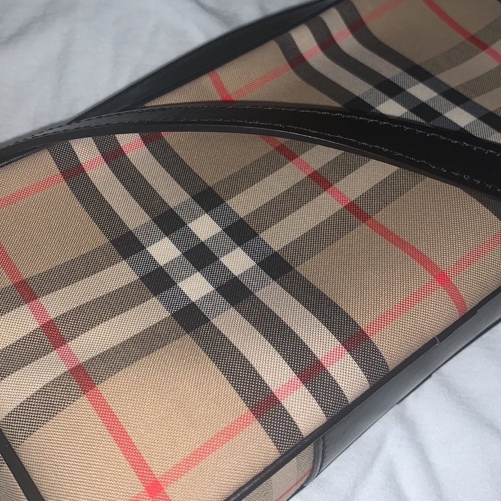 Burberry Small Vintage Check and Leather Camera Bag - Picture 2 of 8